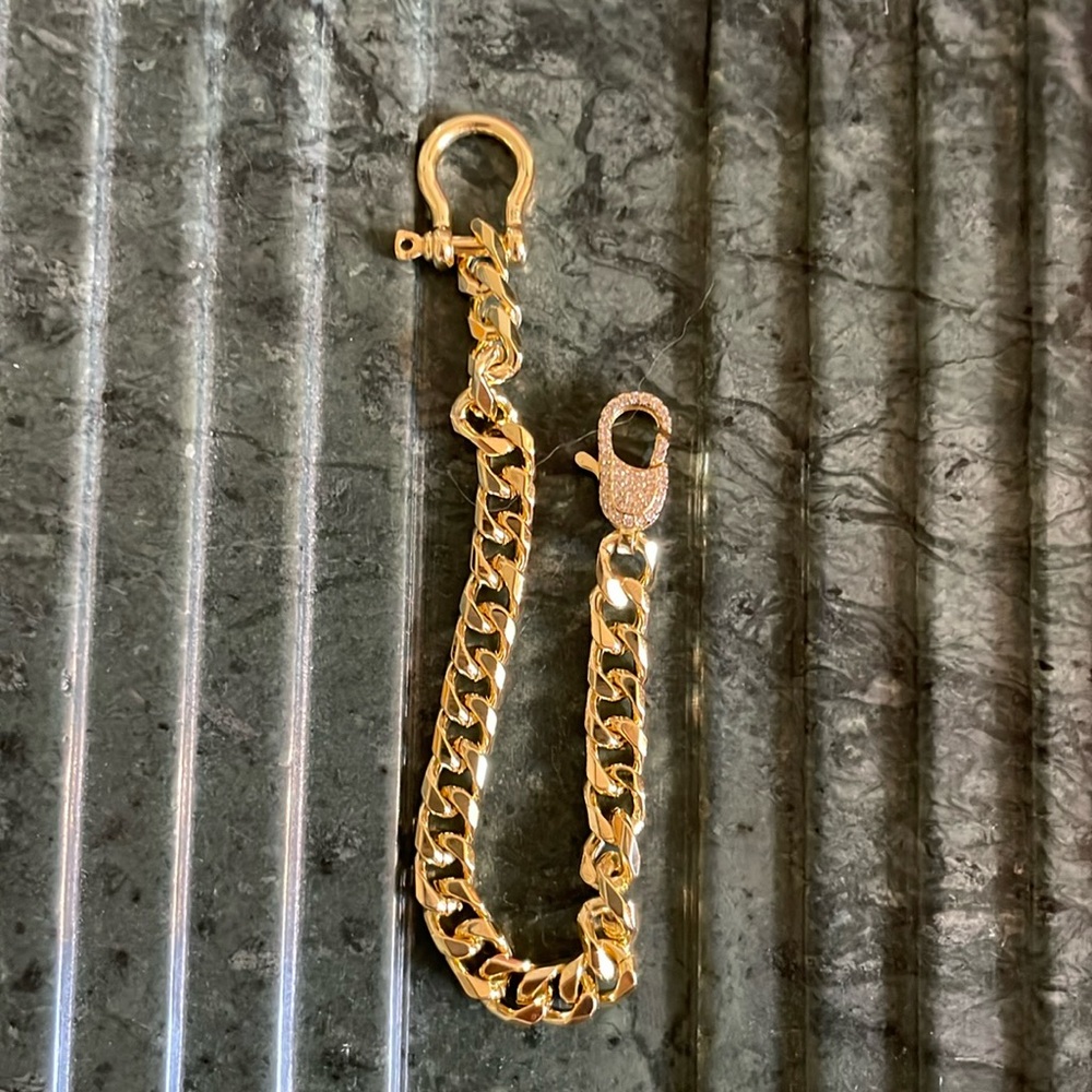 HRH COLLECTION “MINI CLOCHETTE & CLAW” GOLD TONED BRACELET